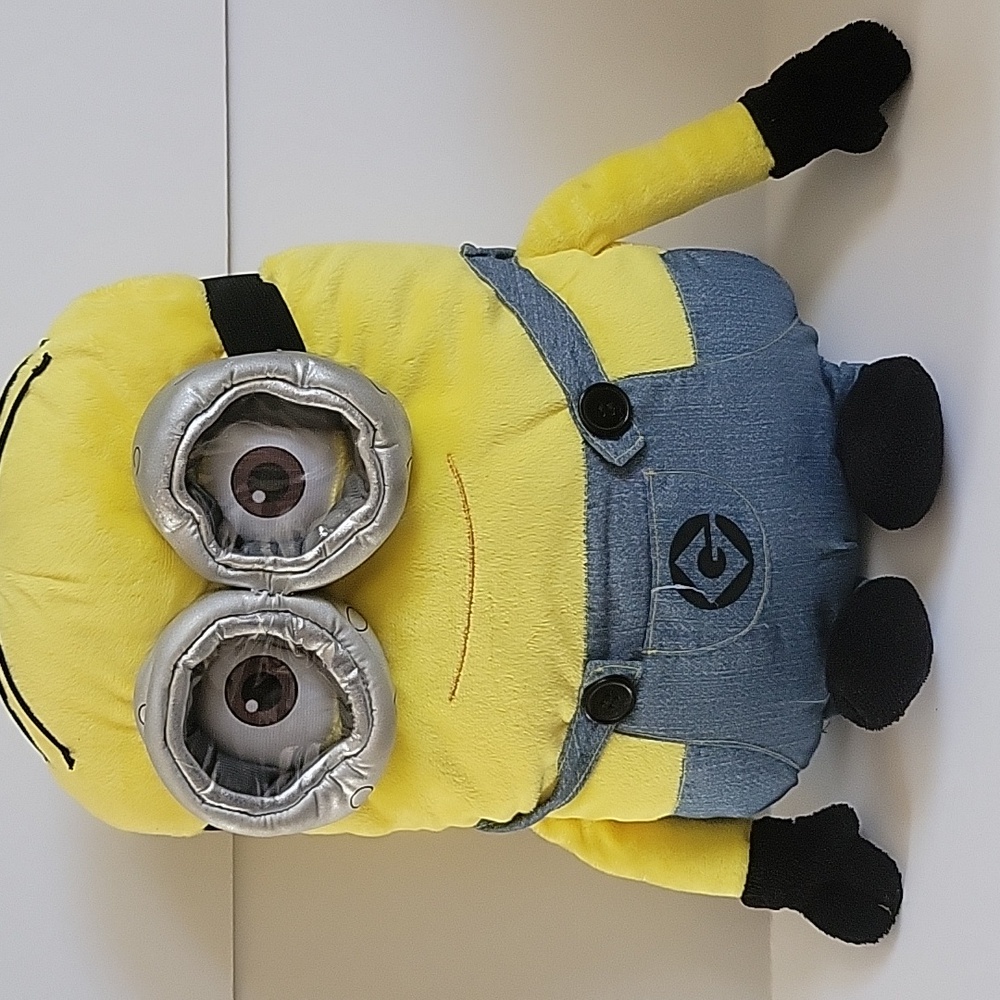 Despicable Me Minion plush toy/  Dave. 18 inches